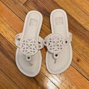 DV by Dolce Vita Women's Tan Sandals